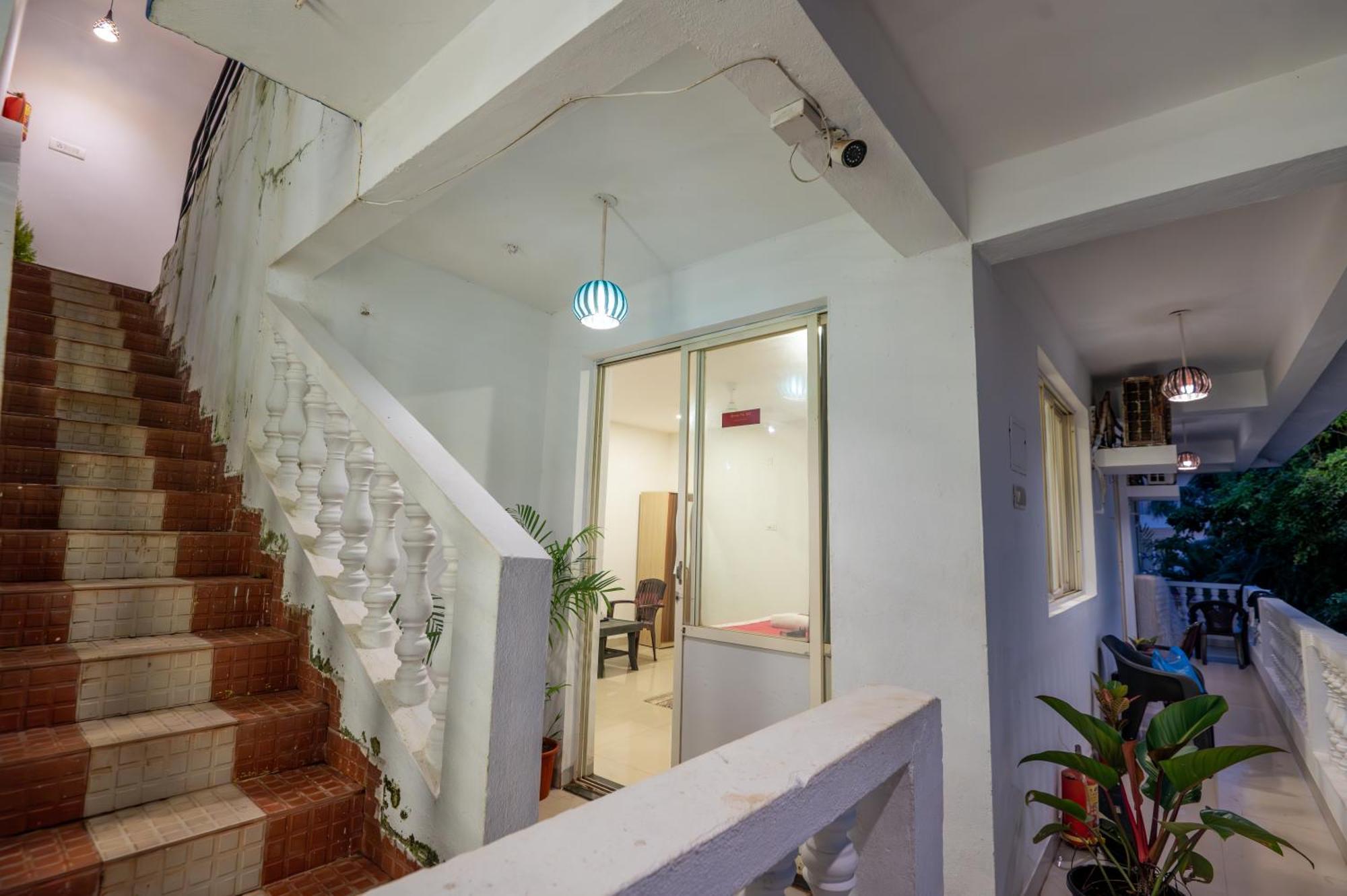 Morjim Sea Waves-Beach Front Hotel Екстериор снимка