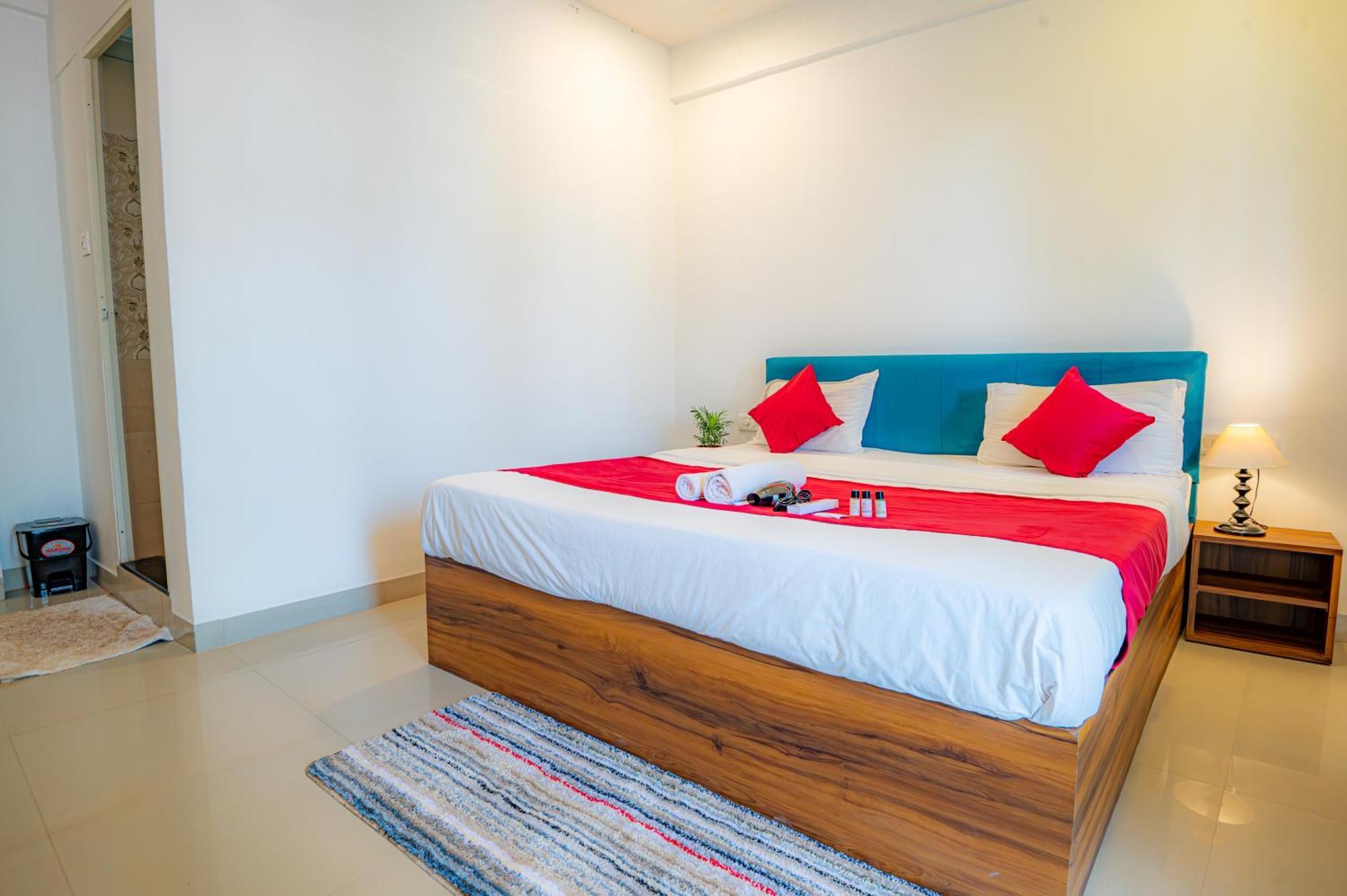 Morjim Sea Waves-Beach Front Hotel Екстериор снимка