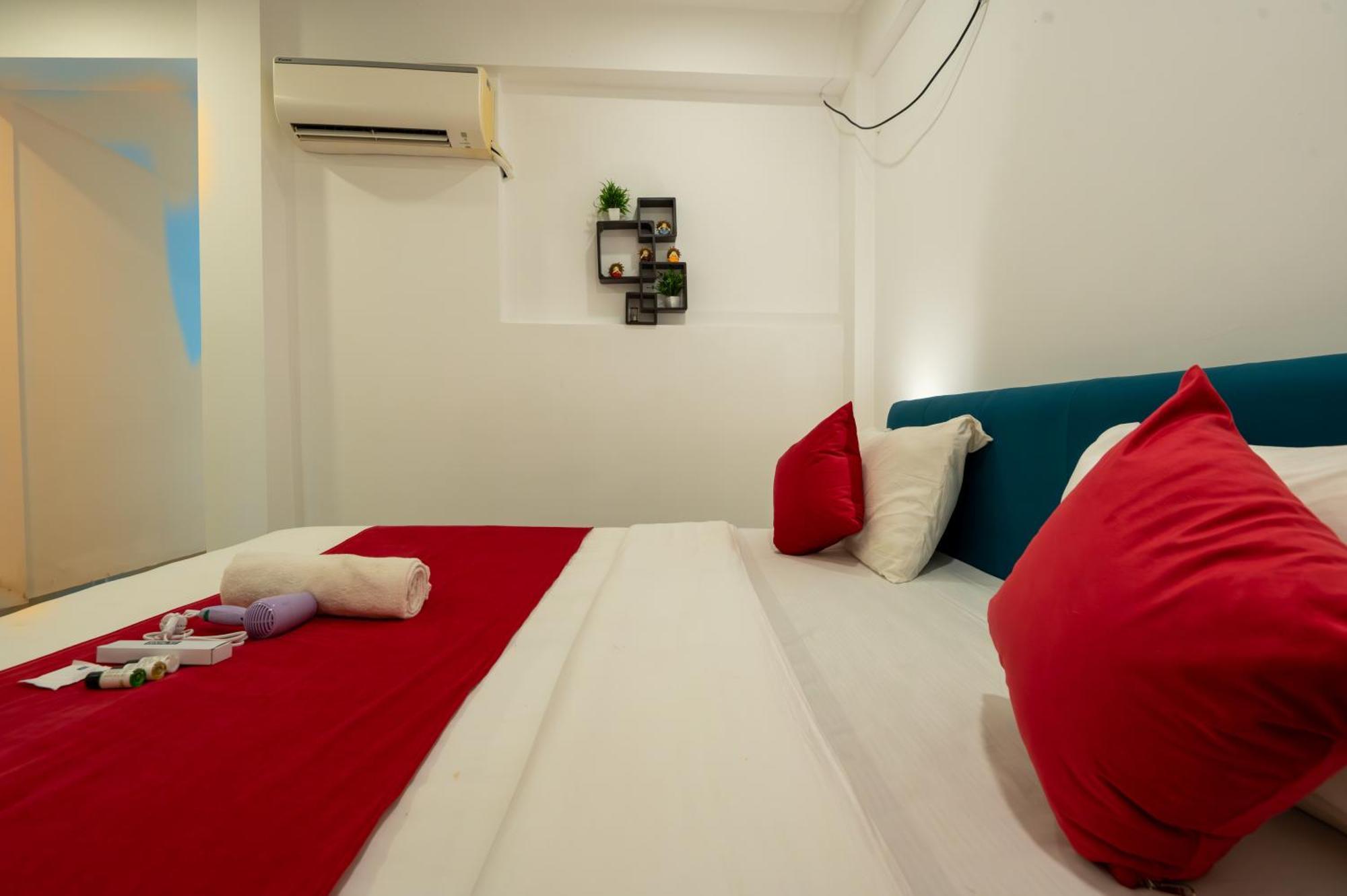 Morjim Sea Waves-Beach Front Hotel Екстериор снимка