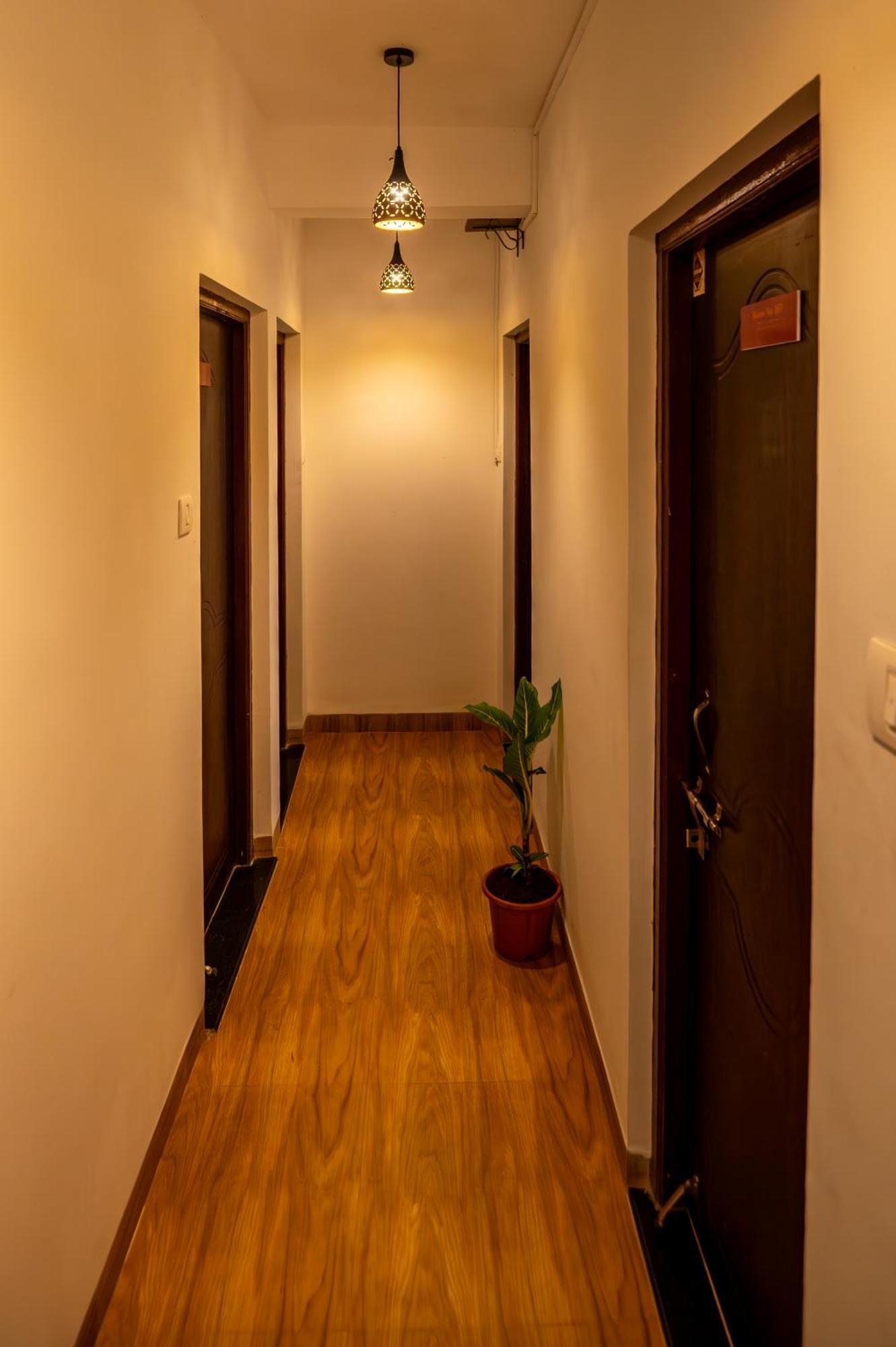 Morjim Sea Waves-Beach Front Hotel Екстериор снимка